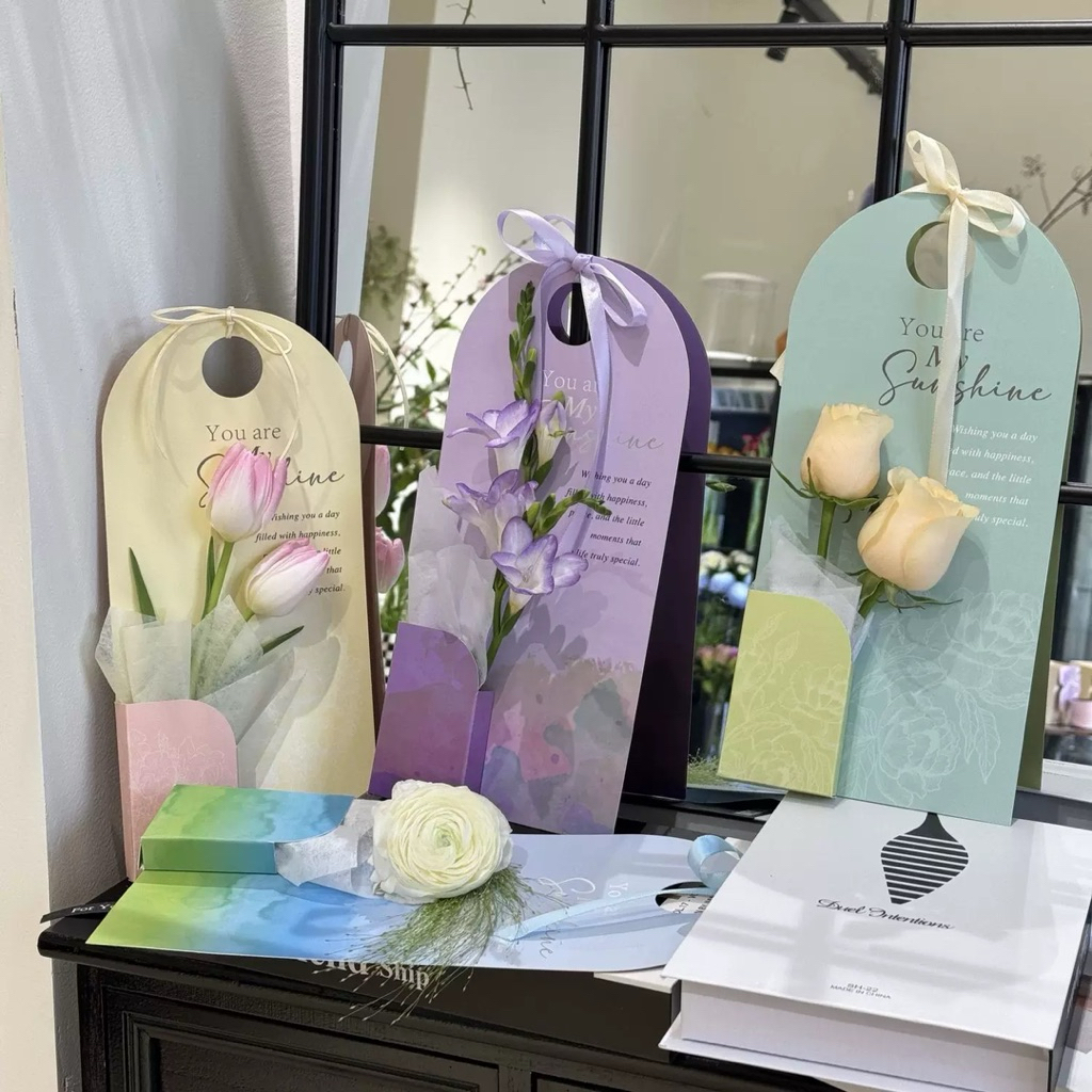 Bìa giấy cắm 1-3 bông hoa len