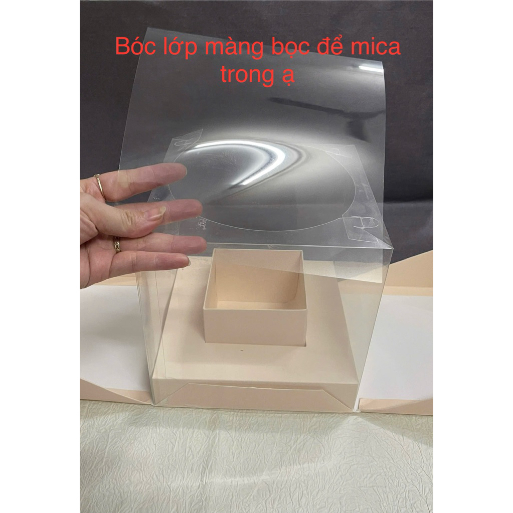 Miếng mica đậy nắp hộp quà bất ngờ