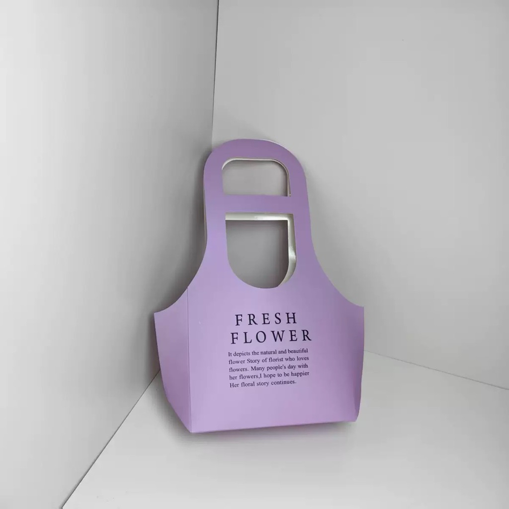 Túi xách giấy cắm hoa tặng 8/3 chữ fresh