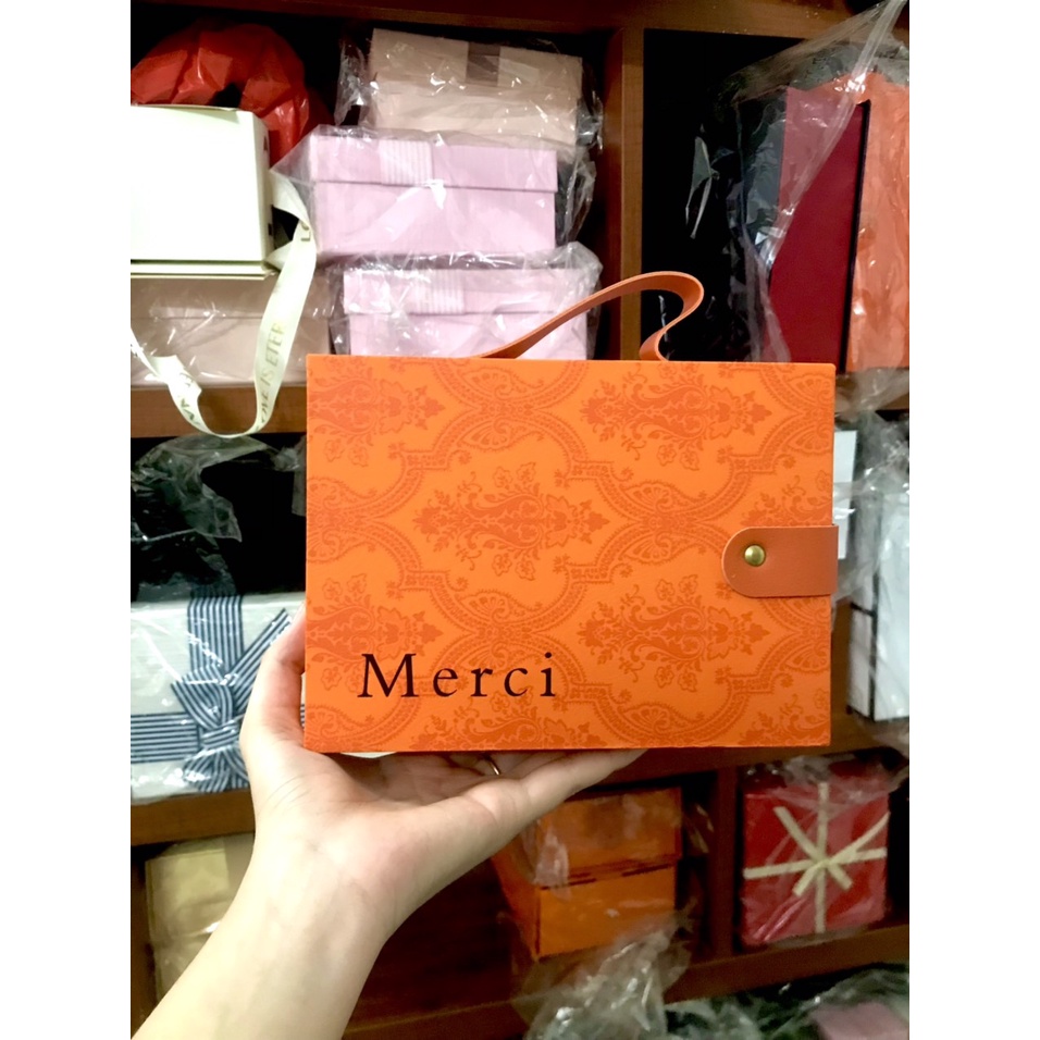 Hộp quà đựng son môi