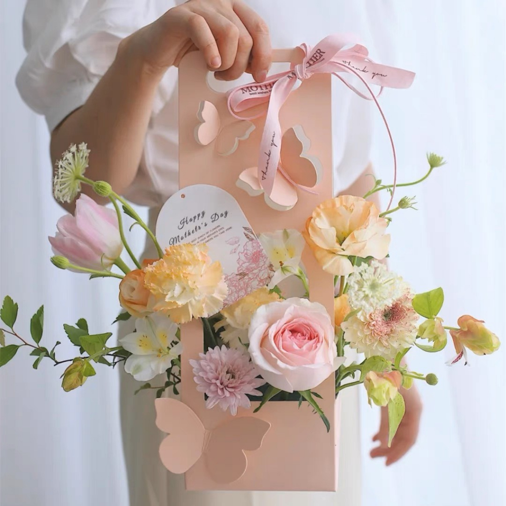 Túi giấy cắm hoa cánh bướm nhỏ